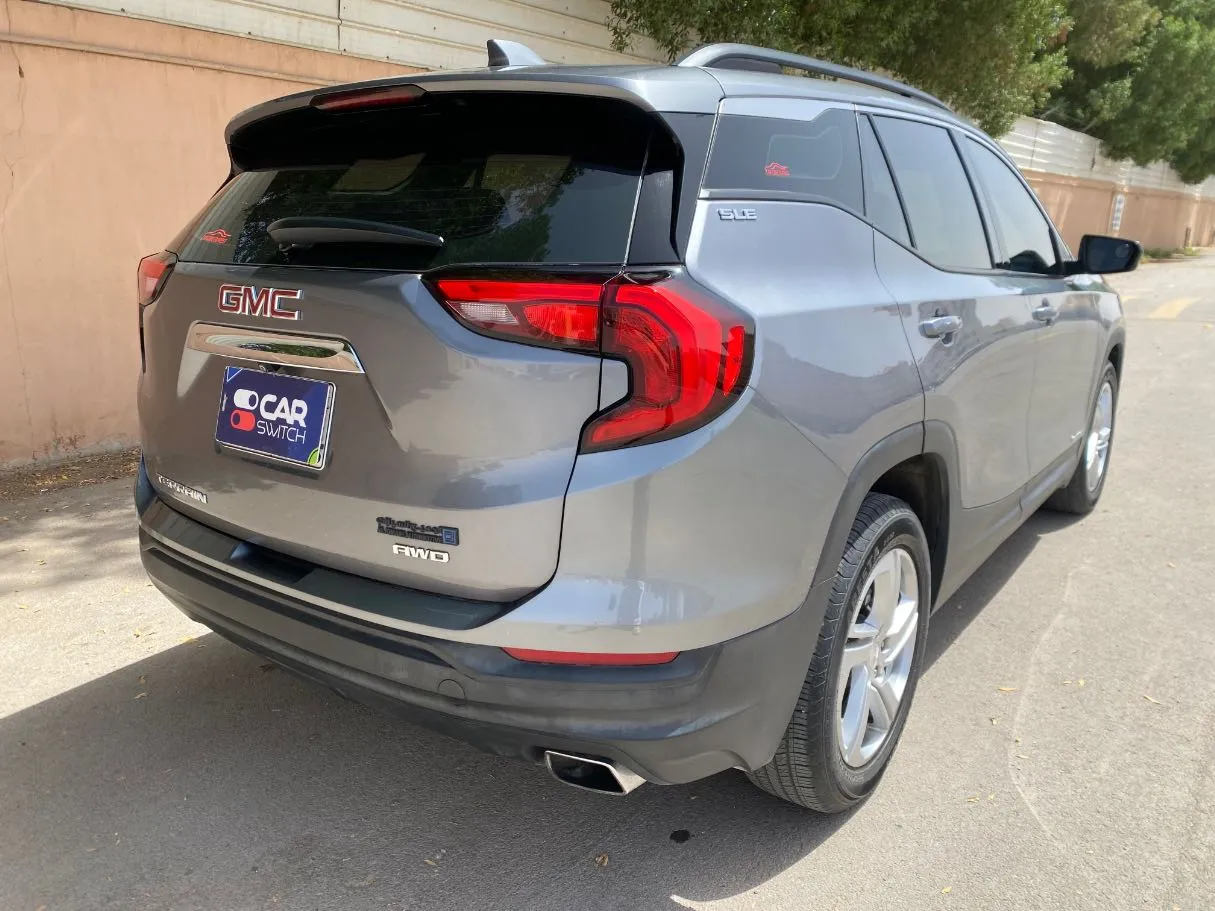 Car image 5