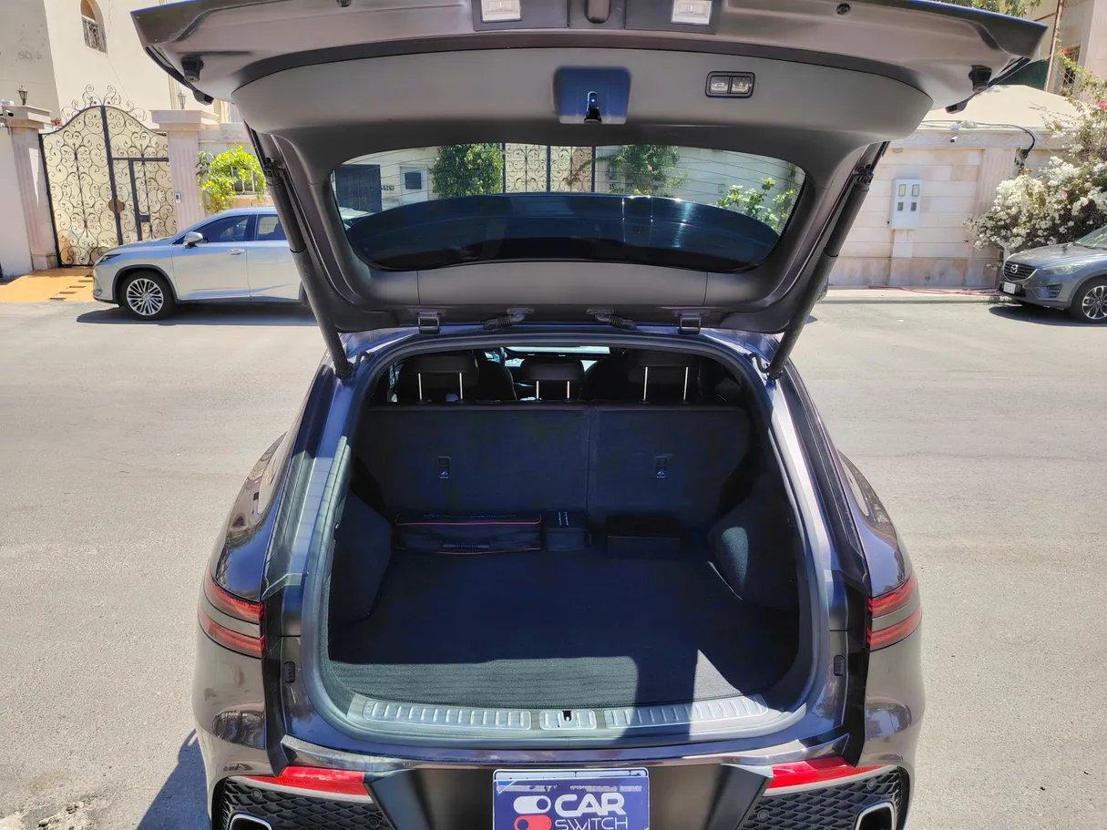 Car image 24