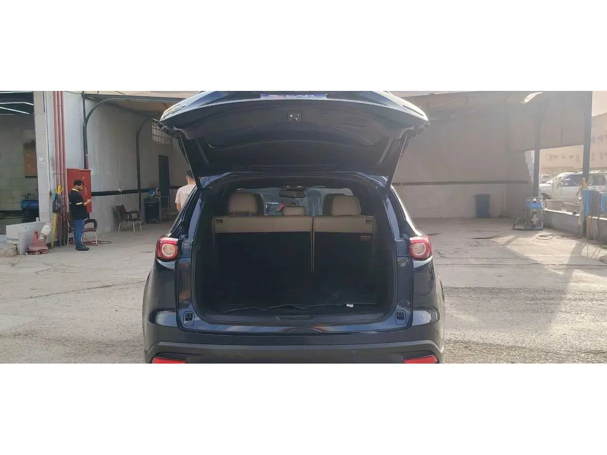 Car image 24