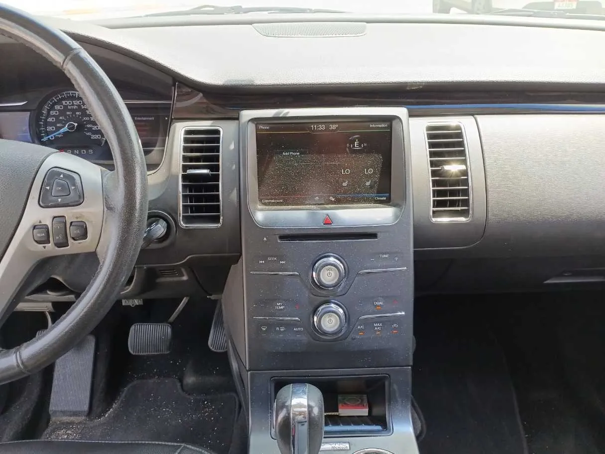 Car image 18