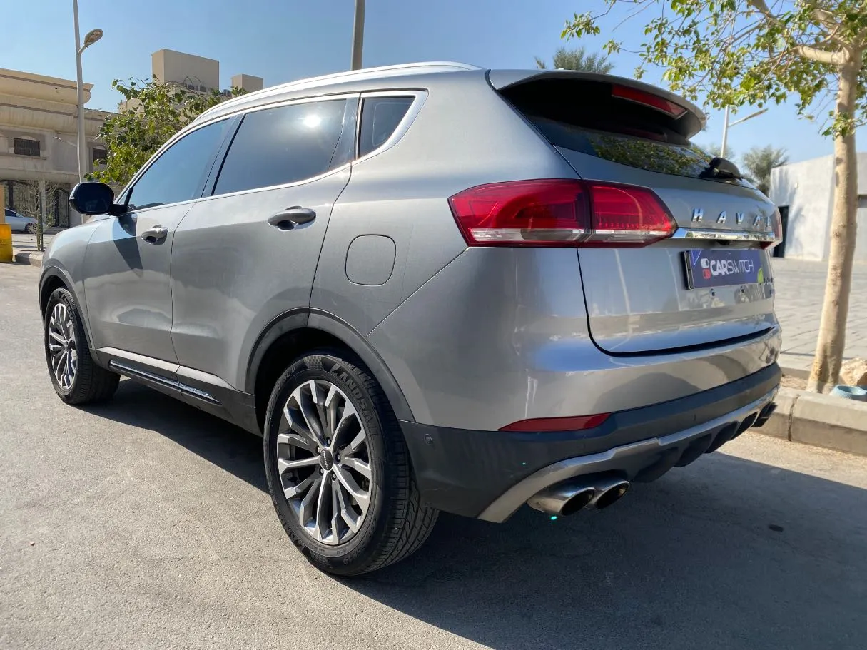 Car image 7