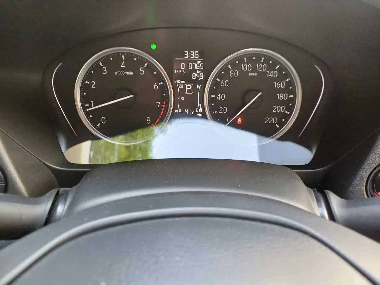 Car image 19