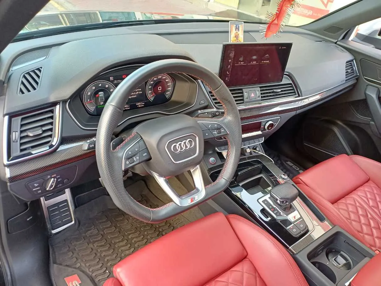 Car image 11