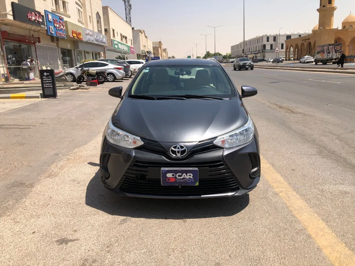 Car image 2