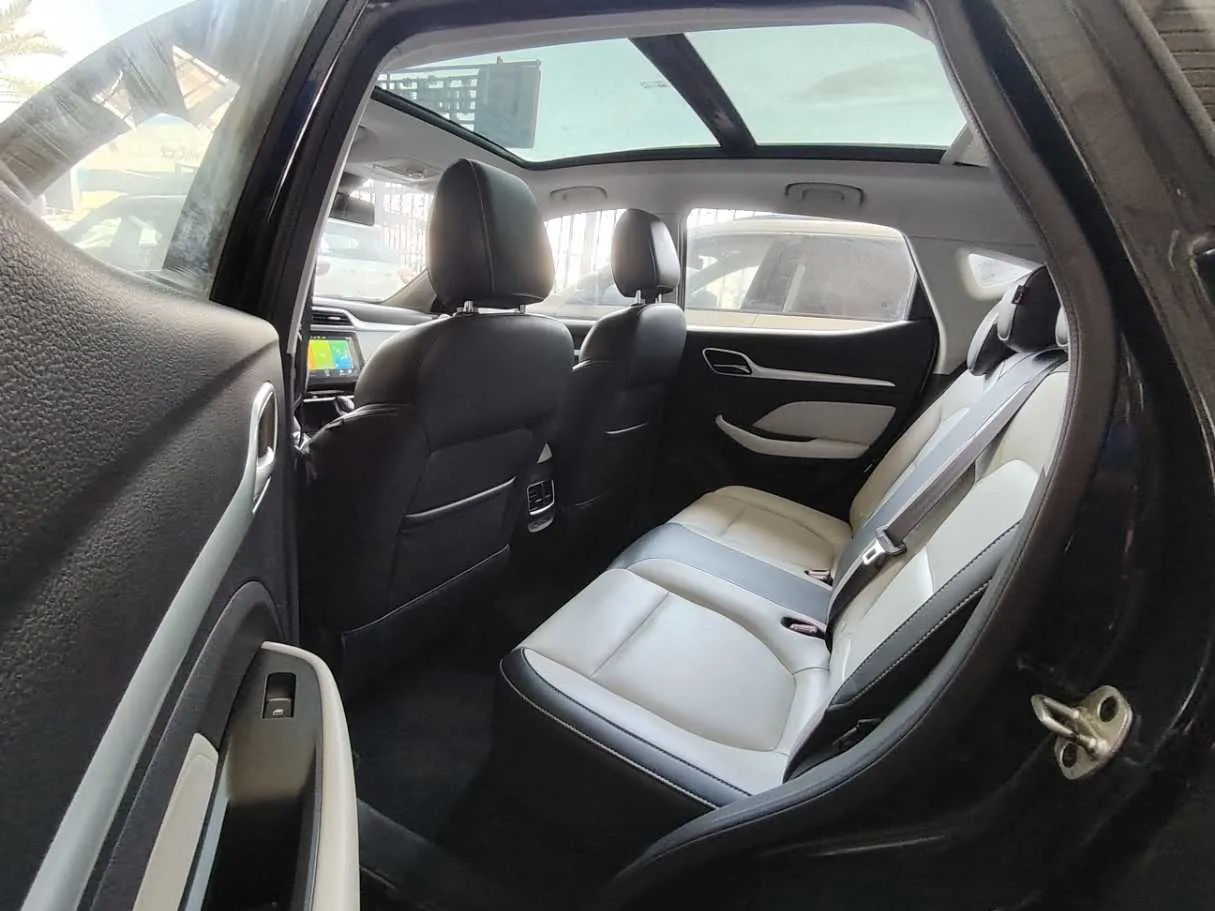 Car image 22