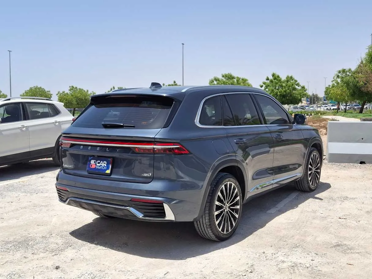 Car image 5