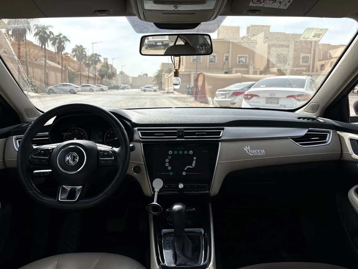 Car image 15