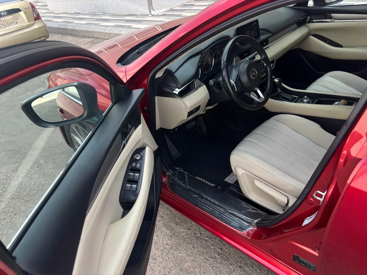 Car image 5