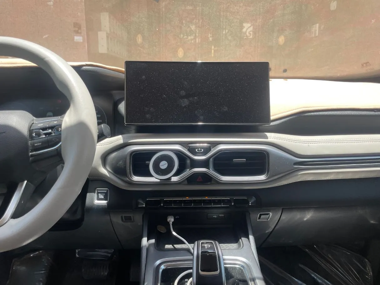 Car image 19