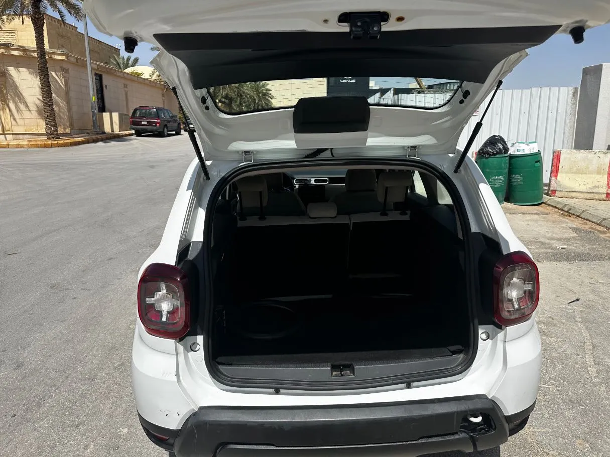 Car image 21