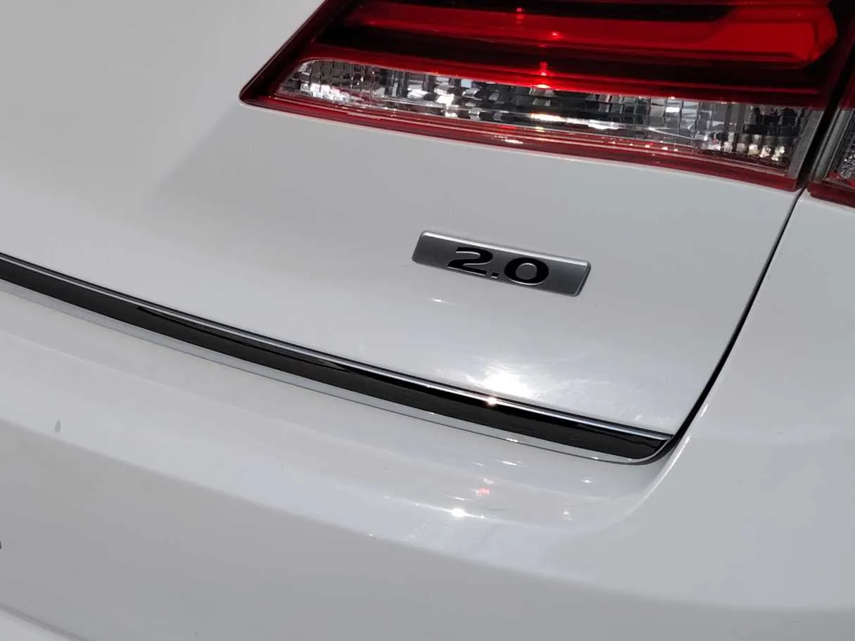 Car image 37