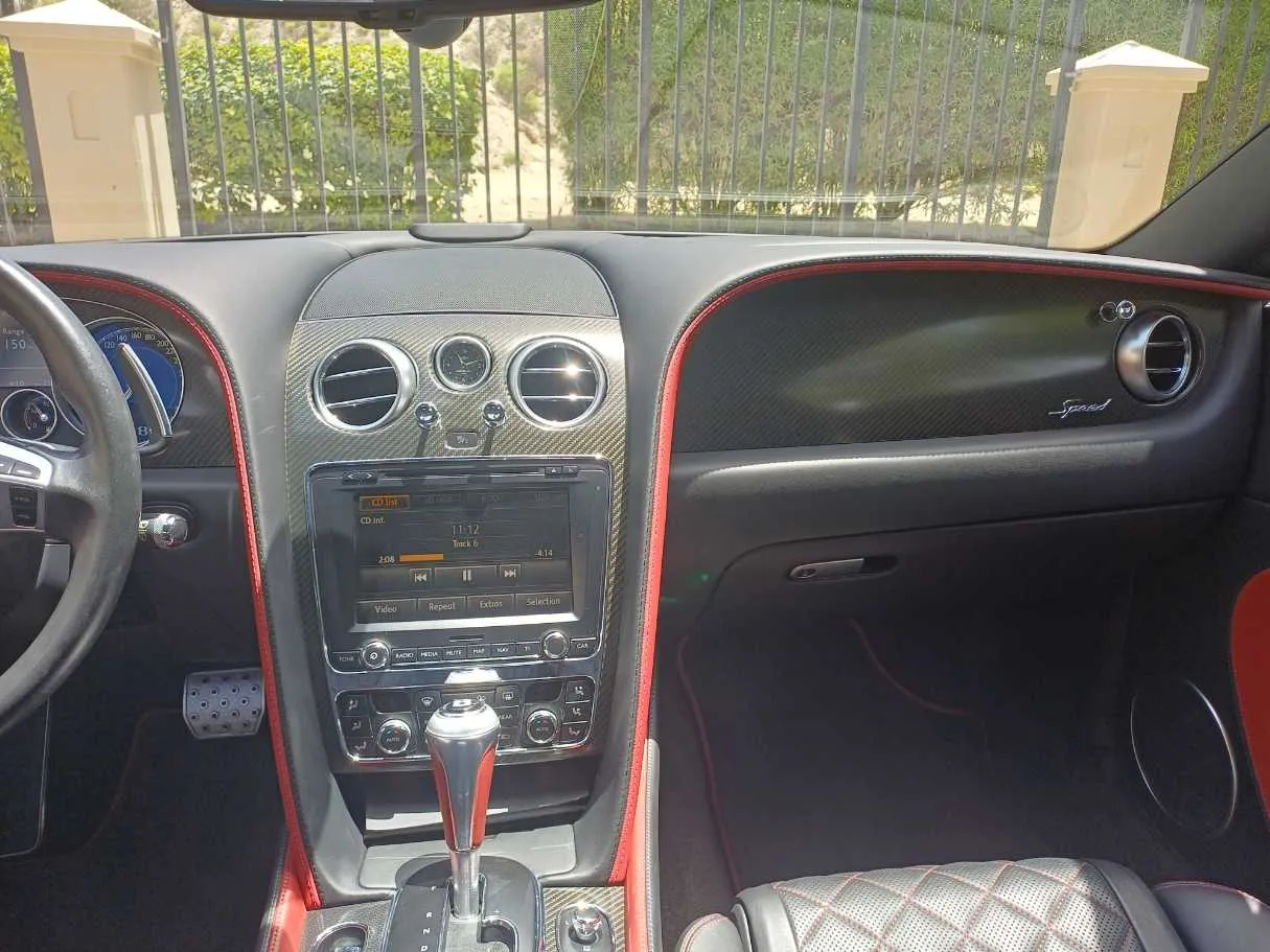 Car image 16