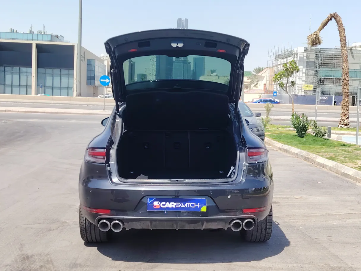 Car image 24