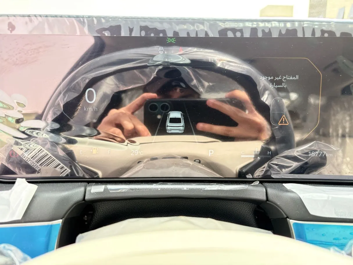 Car image 24