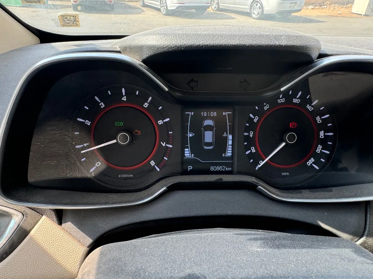 Car image 13