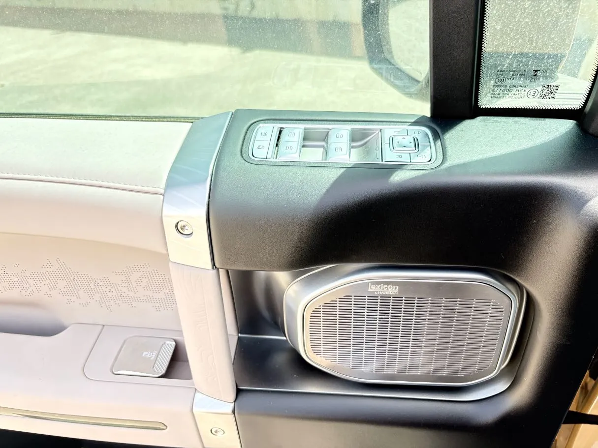 Car image 33
