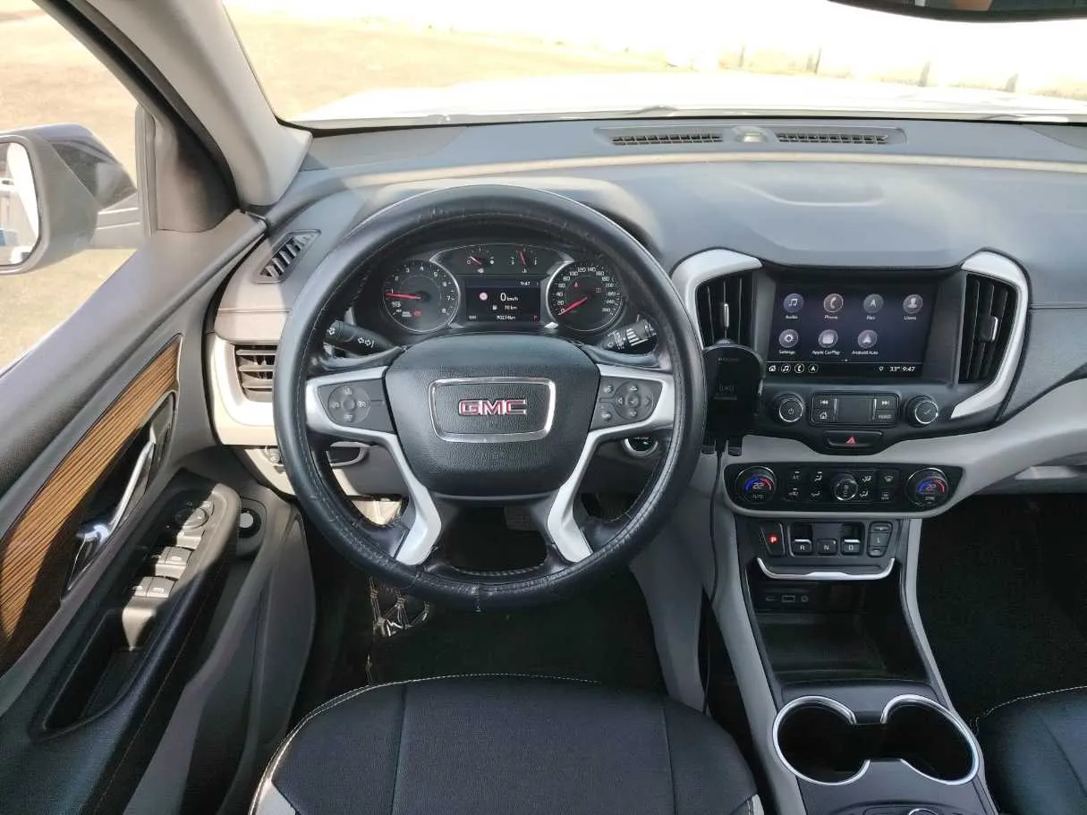 Car image 23