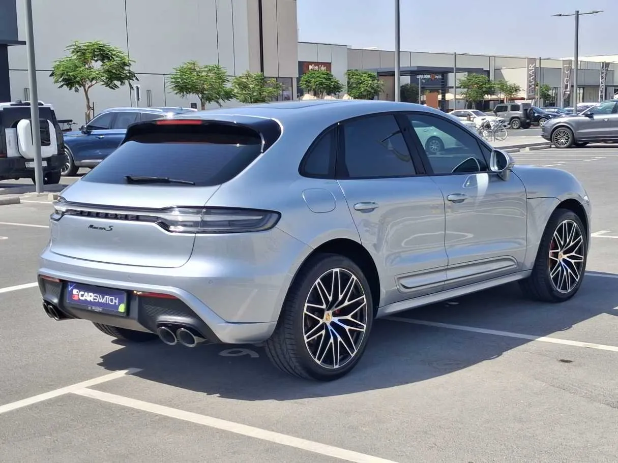 Car image 5