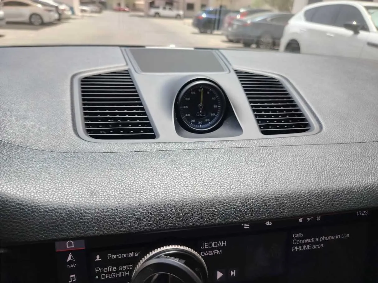 Car image 33