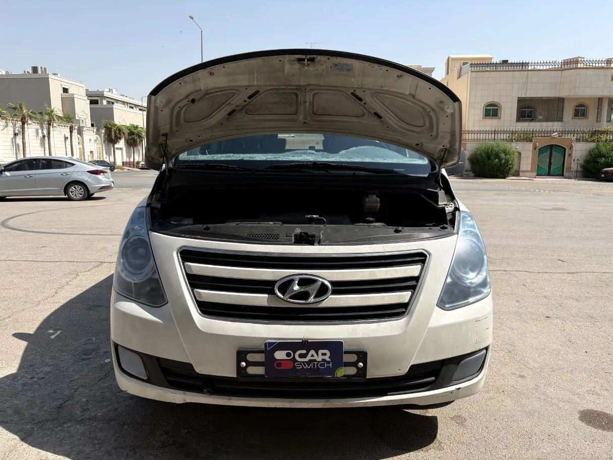 Car image 26