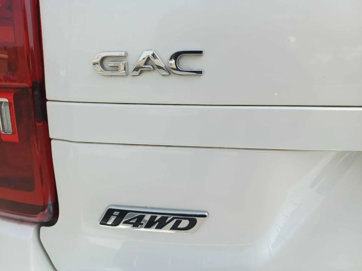 Car image 25