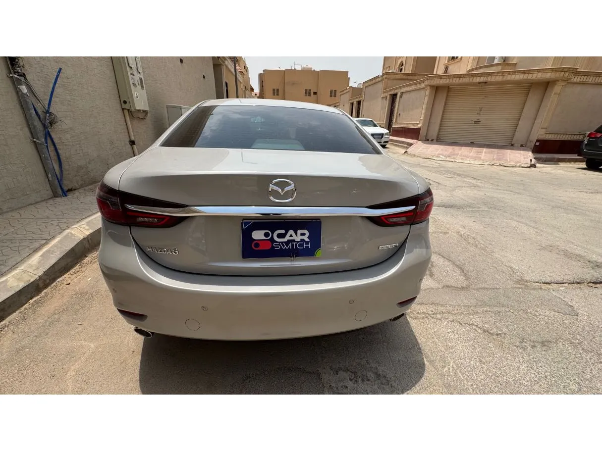 Car image 6