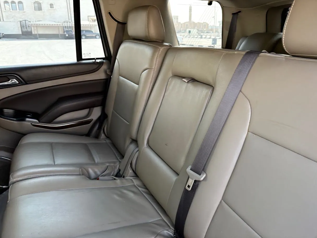 Car image 16