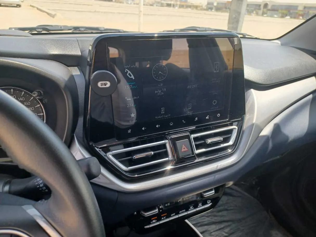 Car image 18