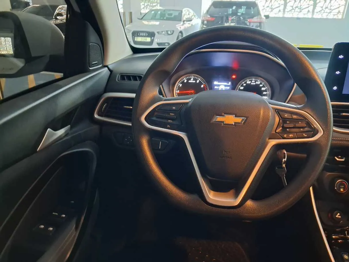 Car image 19