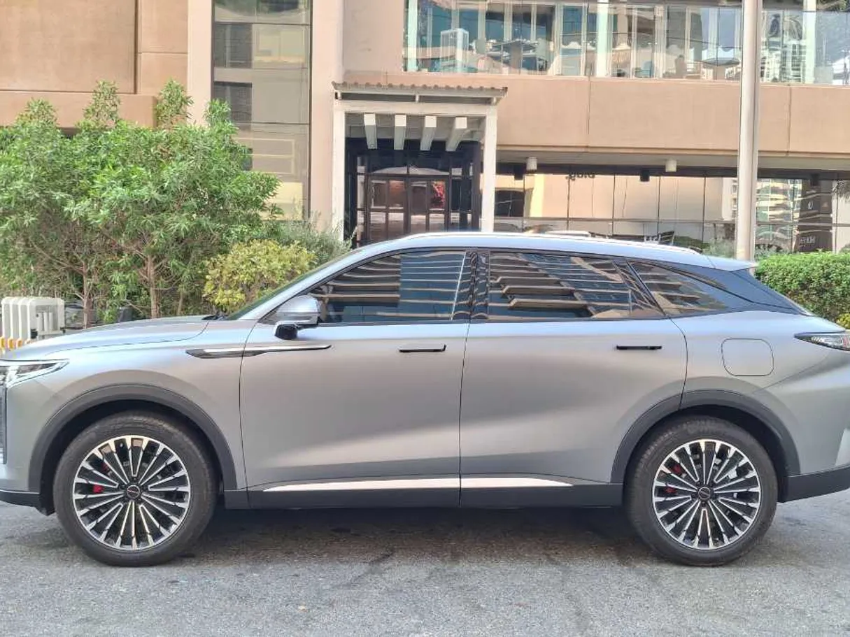 Car image 8
