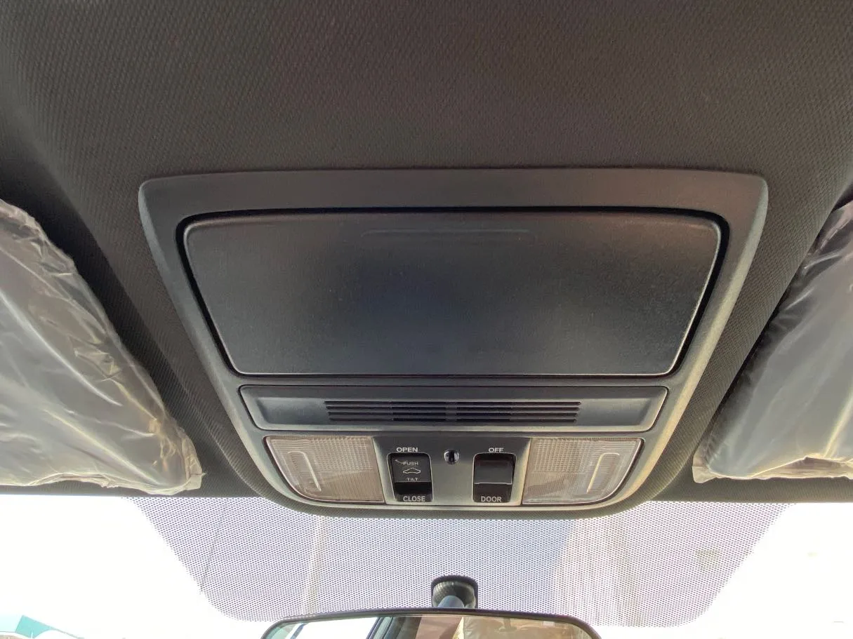 Car image 28