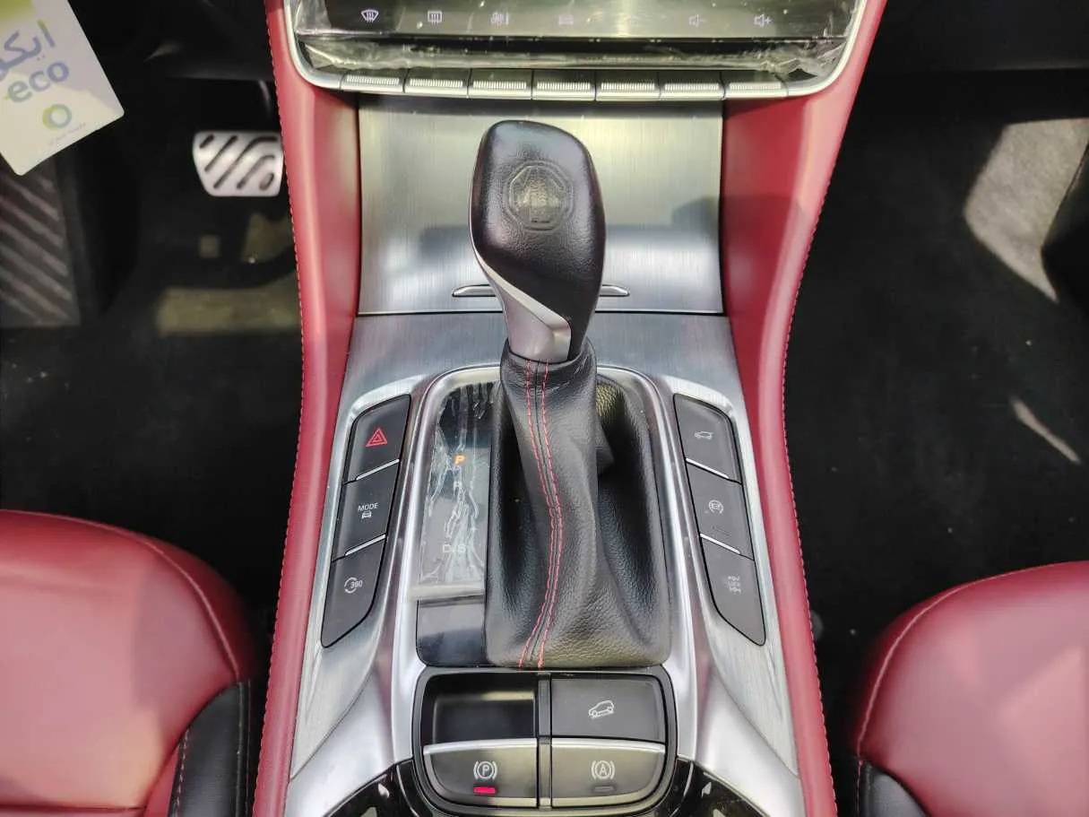Car image 19