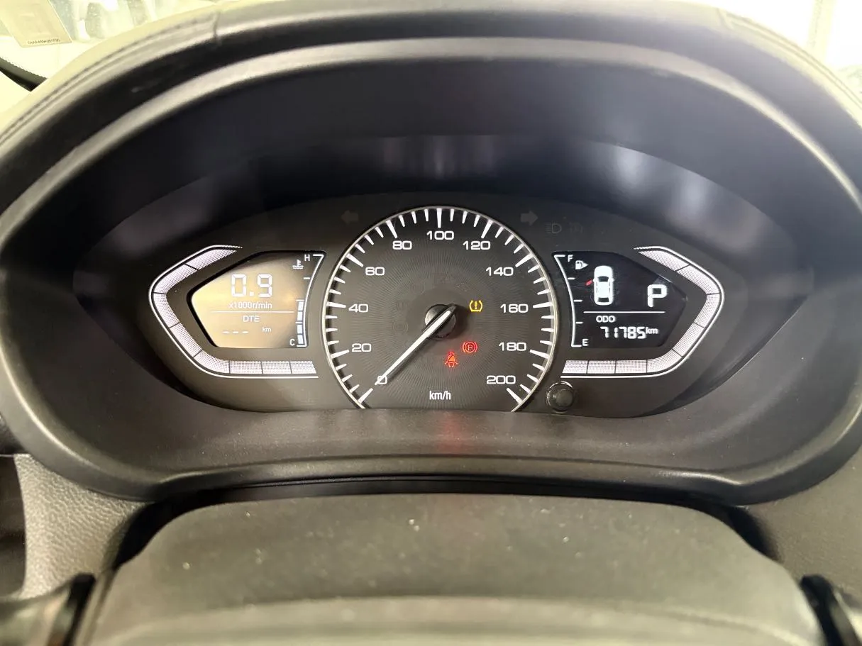 Car image 11