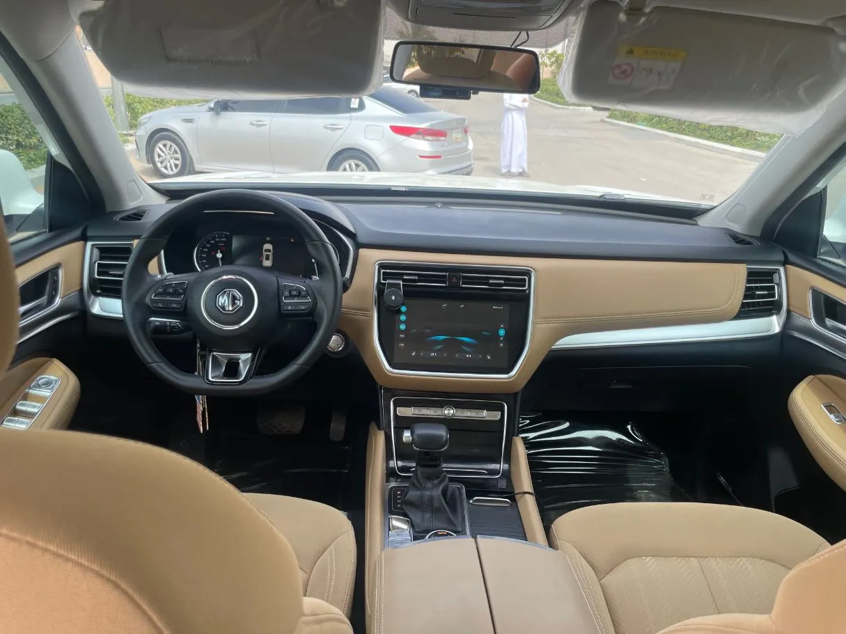 Car image 18