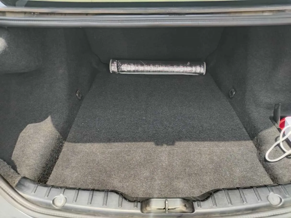 Car image 27