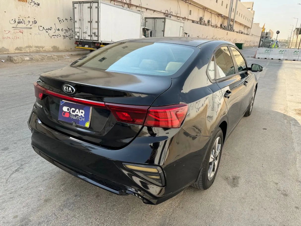 Car image 5
