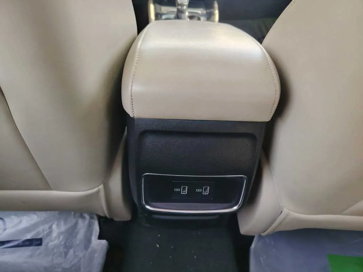 Car image 42