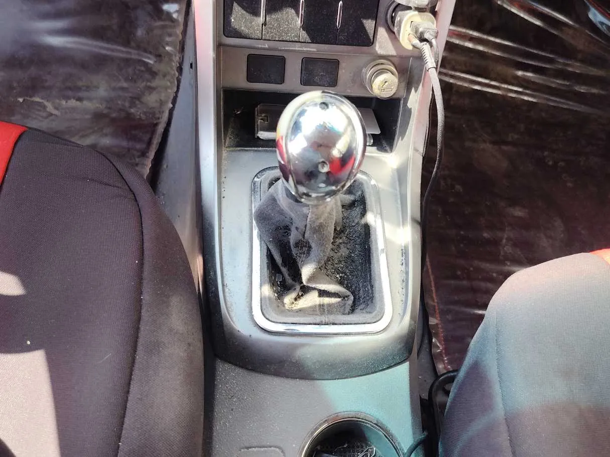 Car image 16