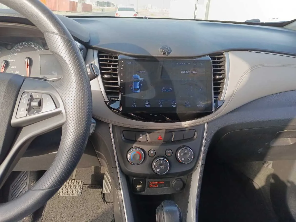 Car image 16