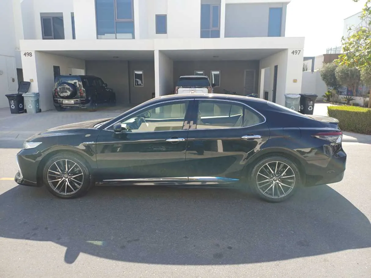 Car image 8