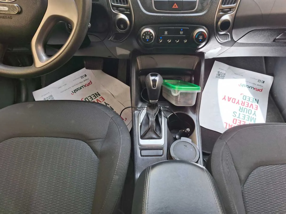 Car image 15