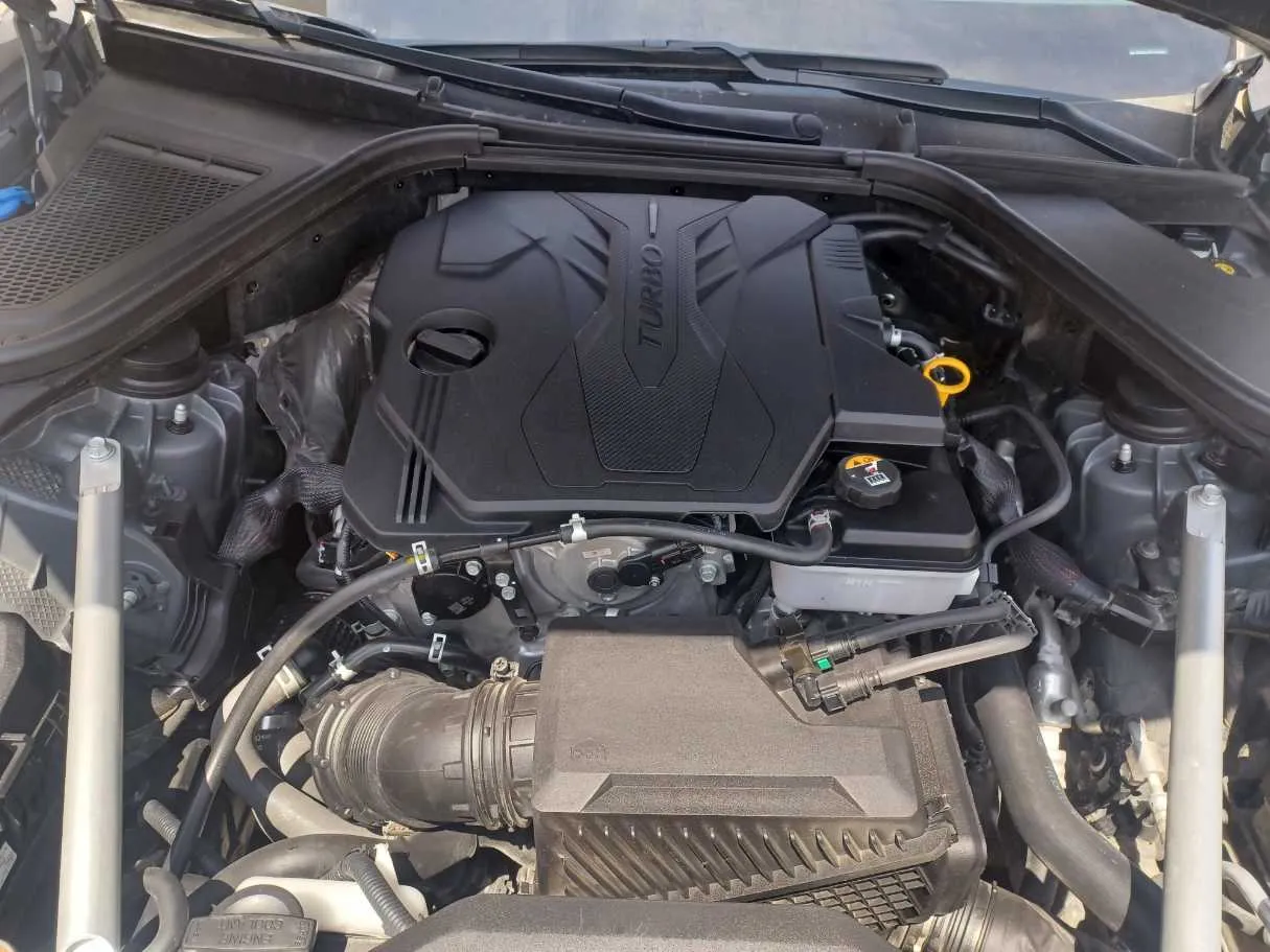 Car image 21