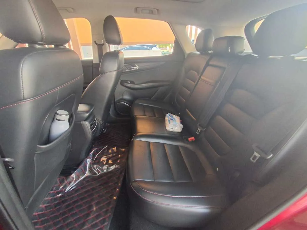Car image 13