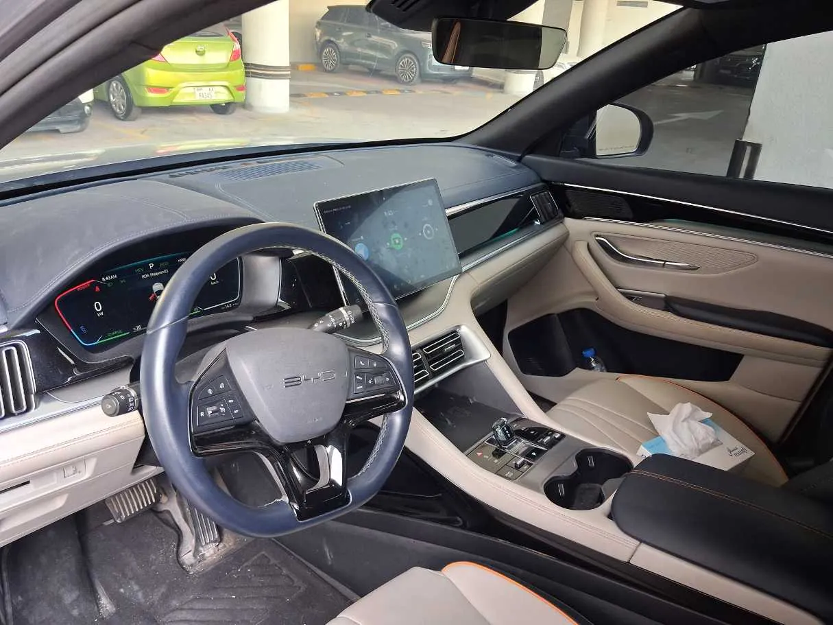 Car image 11
