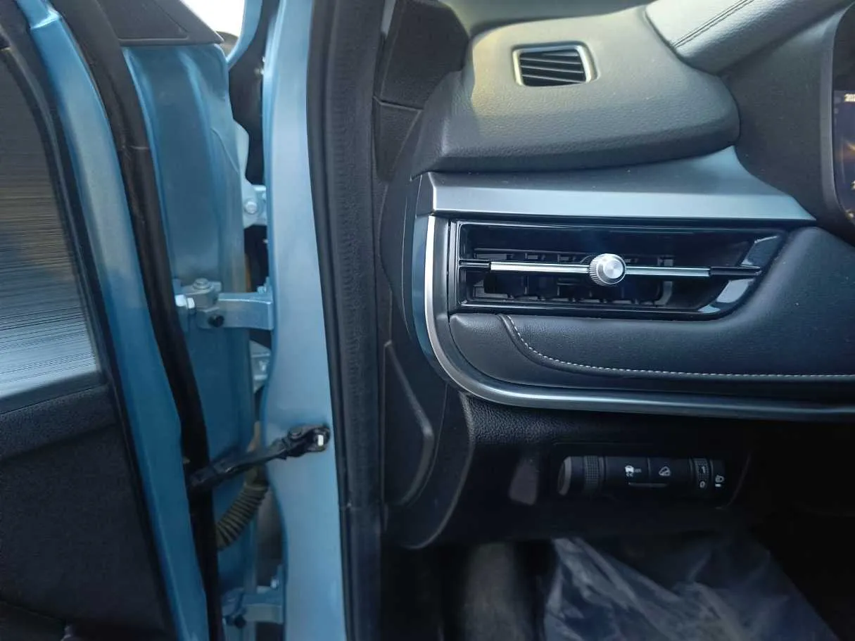 Car image 31