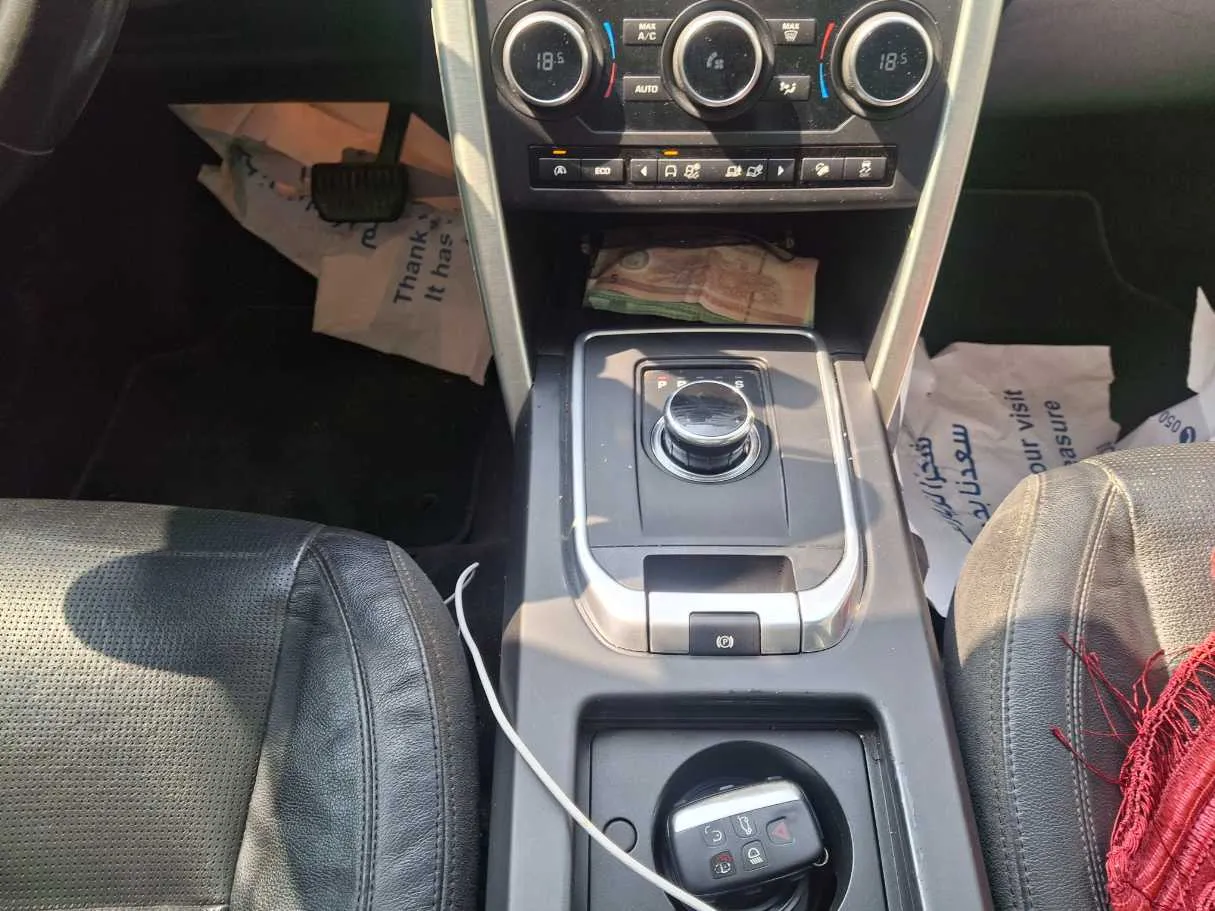 Car image 15