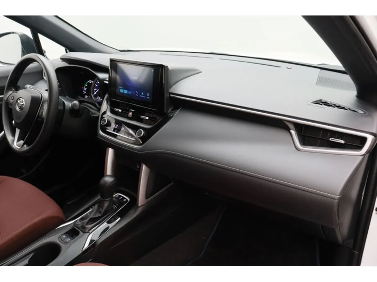Car image 10