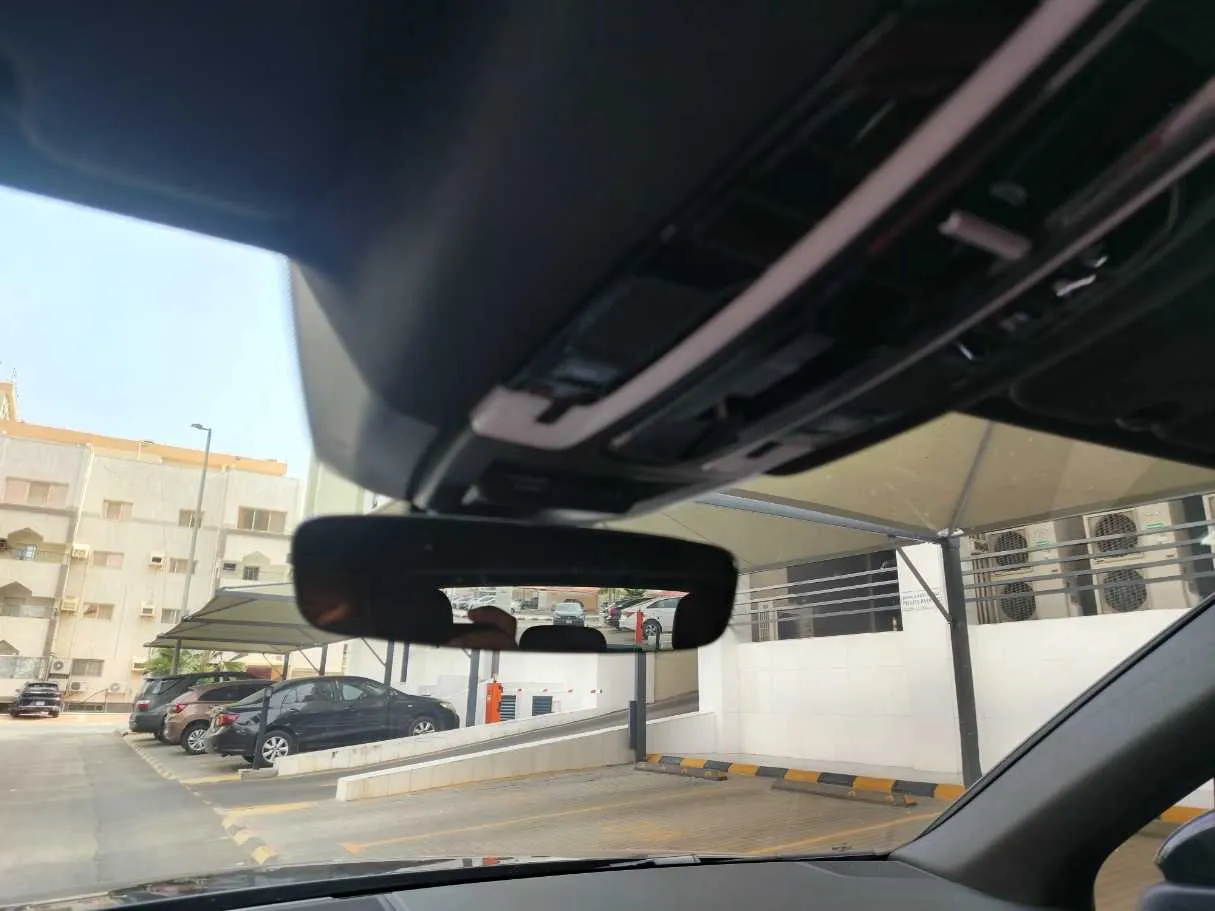 Car image 37