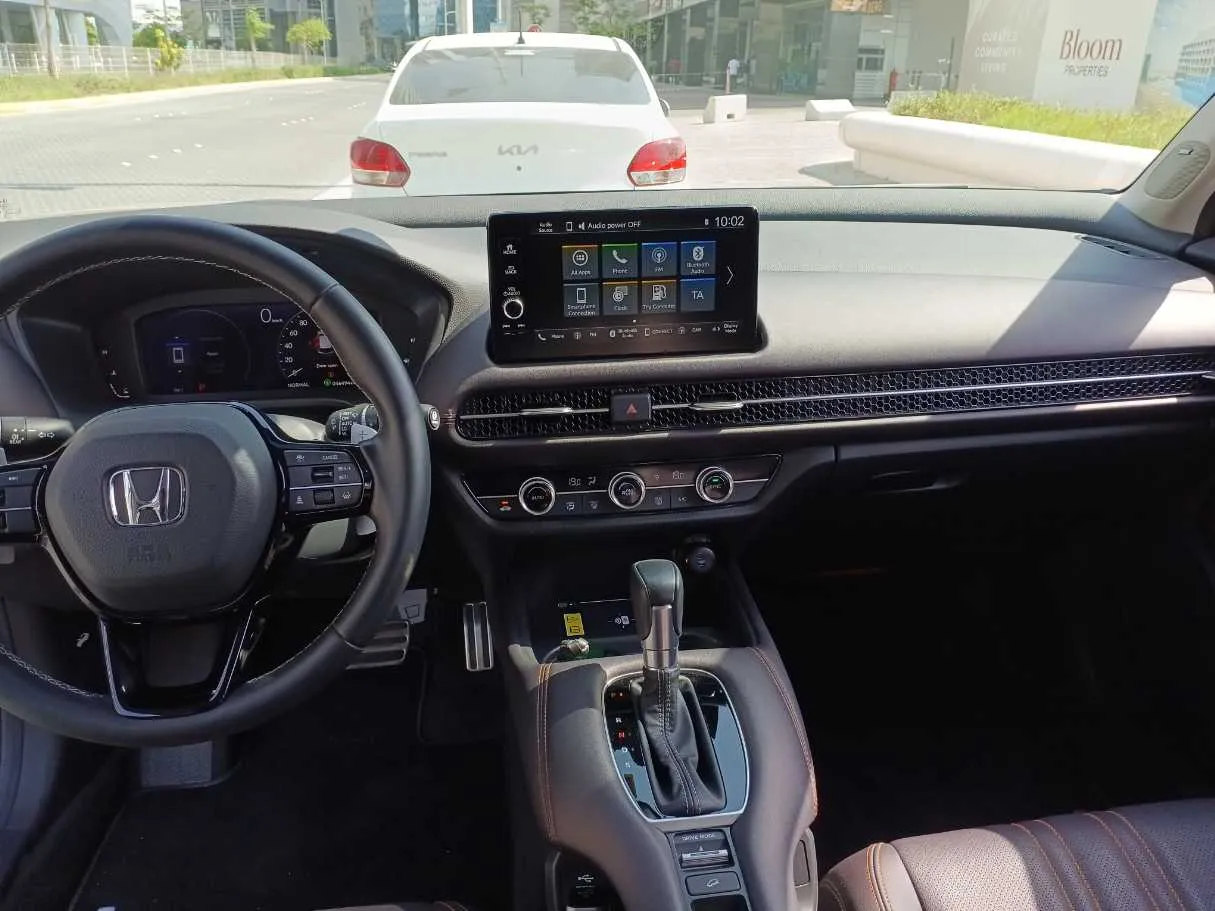 Car image 15