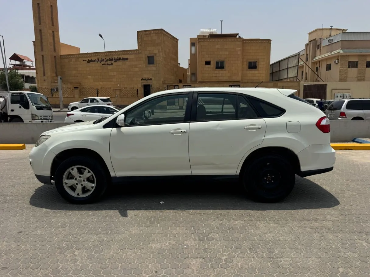 Car image 8
